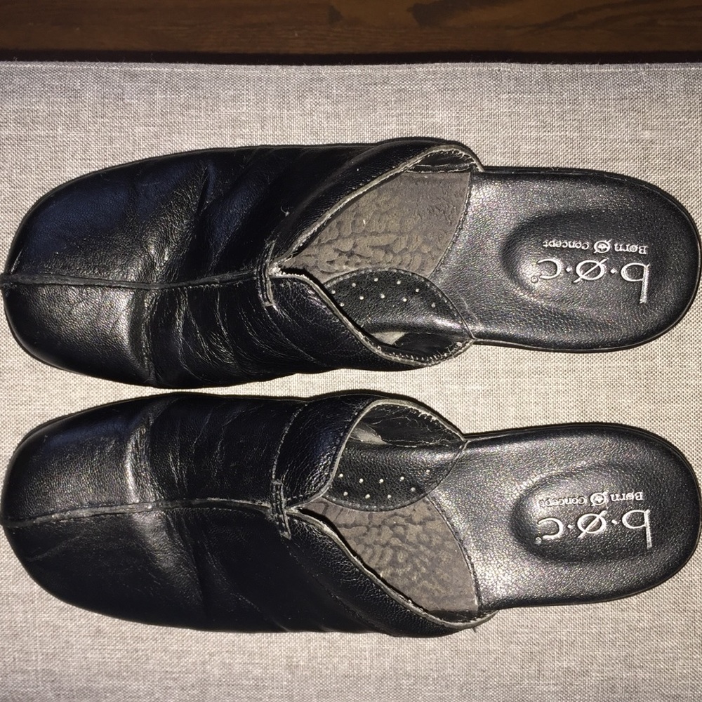 B.O.C. Mule Clogs - Picture 2 of 3